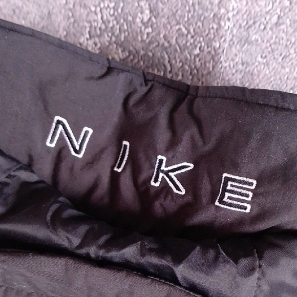 Vintage 90s Nike Men's Black and Brown Puffer Jacket - Picture 3 of 12